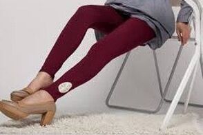 a lábak pihenése csökkenti a visszerek kockázatát